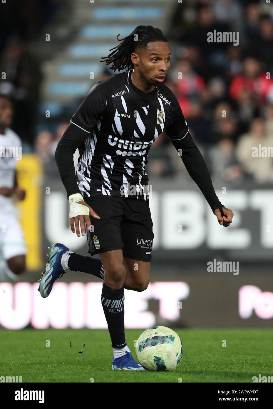 Charleroi, Belgium. 09th Mar, 2024. Charleroi's Jeremy Petris pictured in action during a soccer match between Sporting Charleroi and Cercle Brugge, Saturday 09 March 2024 in Charleroi, on day 29 of the 2023-2024 'Jupiler Pro League' first division of the Belgian championship. BELGA PHOTO VIRGINIE LEFOUR Credit: Belga News Agency/Alamy Live News Stock Photo