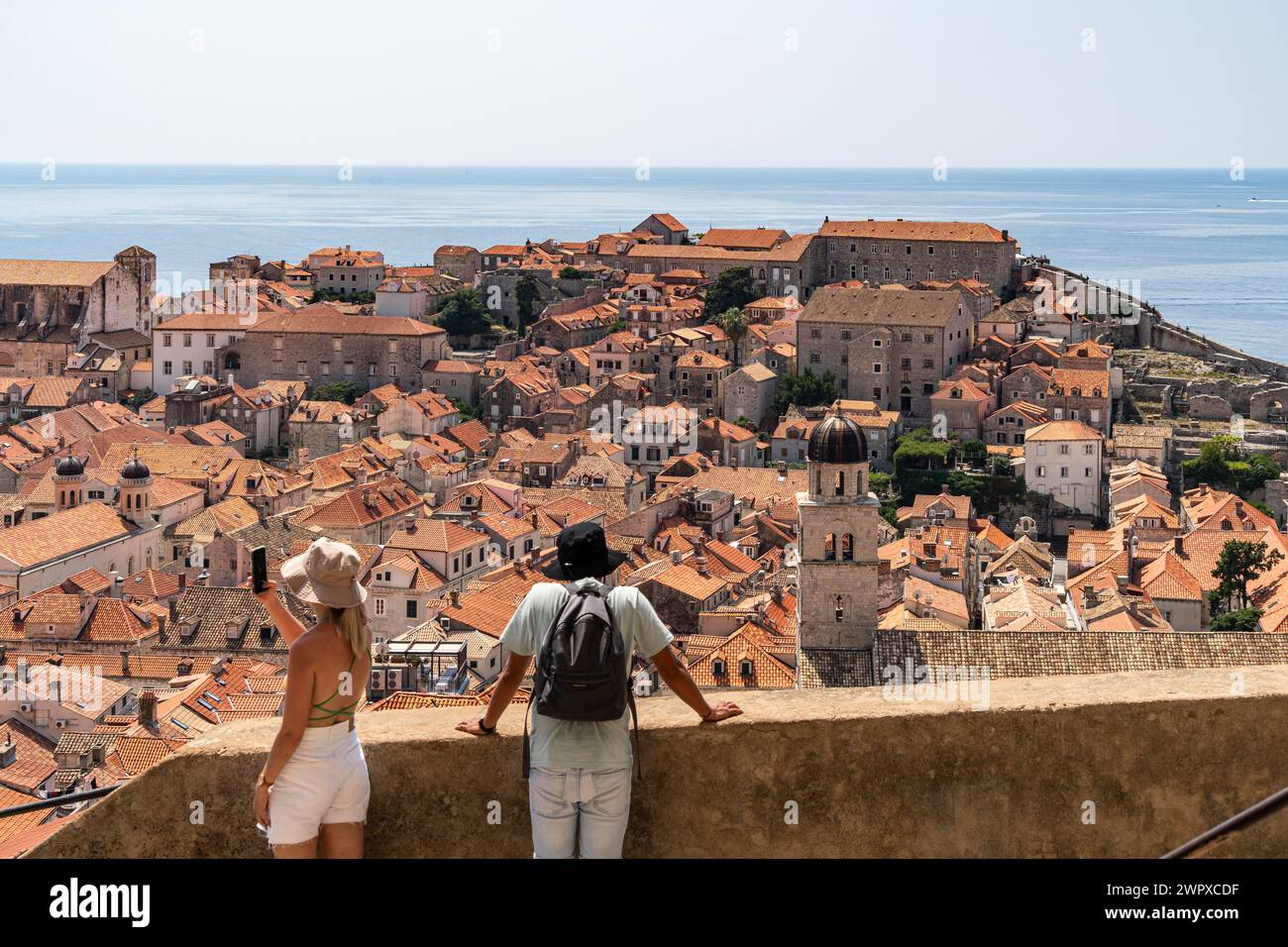 Couple standing on overlook hi-res stock photography and images - Alamy