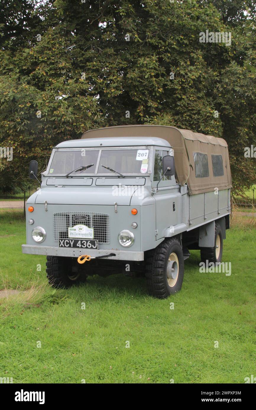 LAND ROVER DEFENDER SERIES 2 FORWARD CONTROL Stock Photo - Alamy