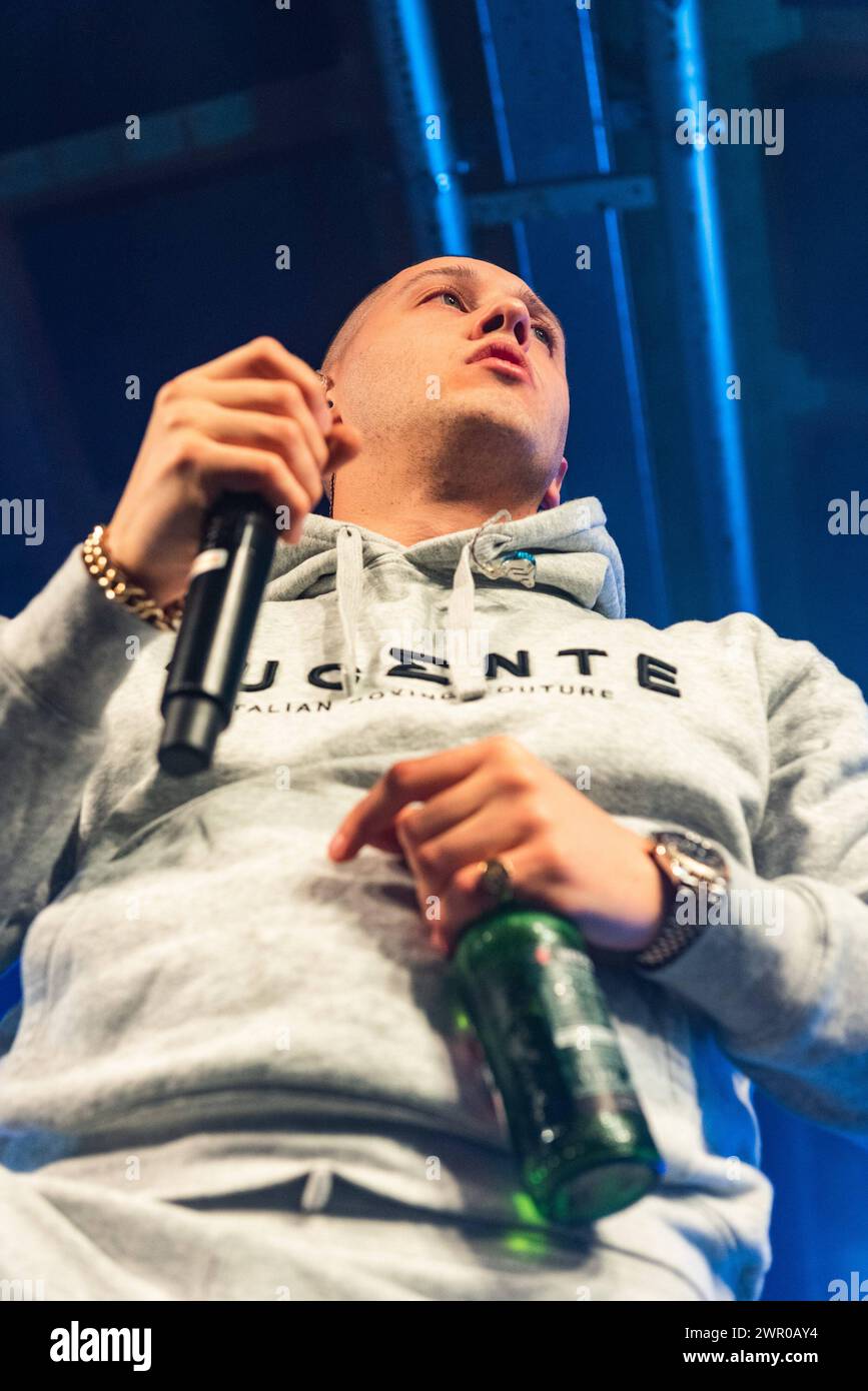 Italian singer Music Concert Massimo Pericolo Le cose cambiano Club