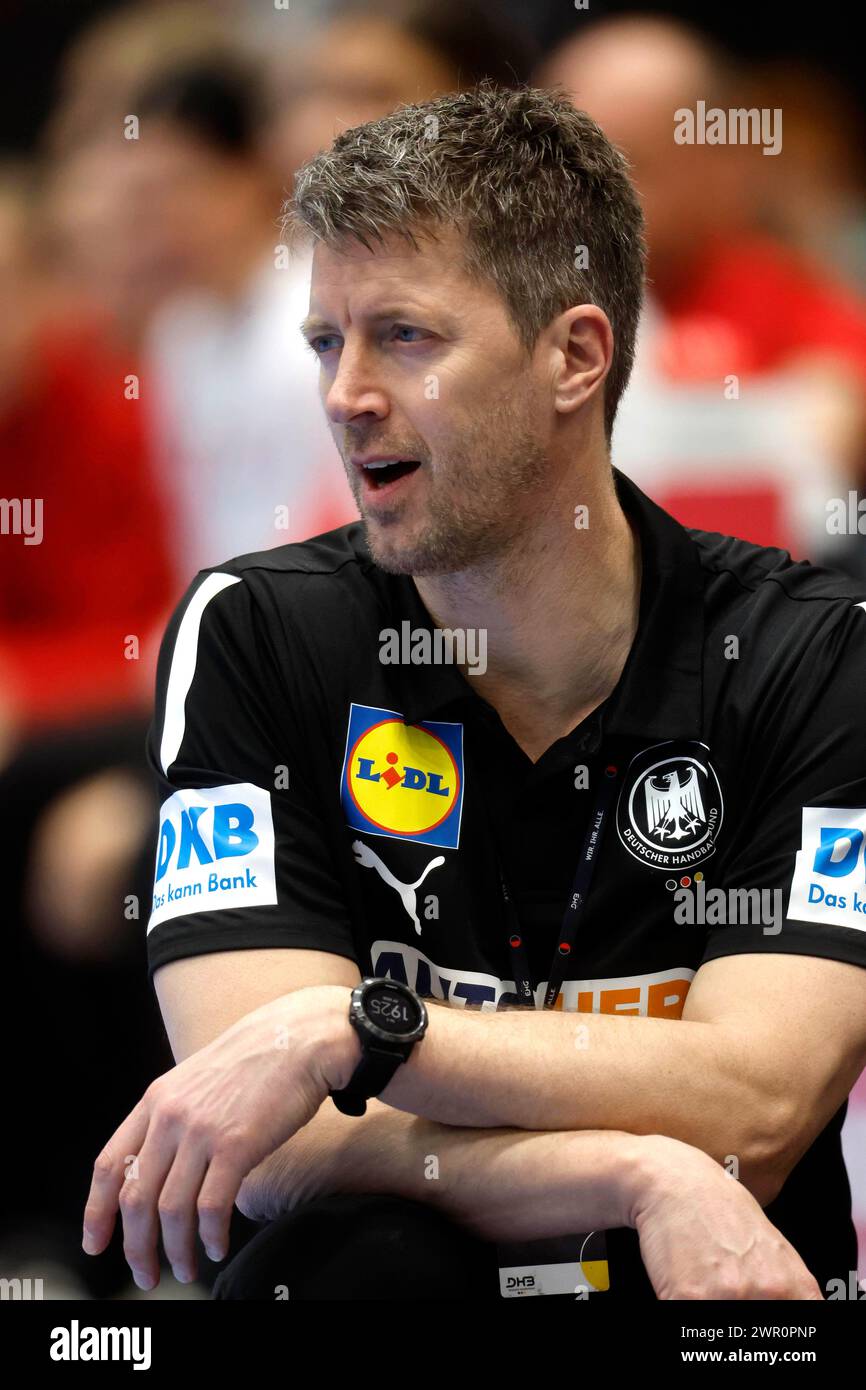 Düsseldorf, Deutschland, Hallenhandball Damen Länderspiel Deutschland : Slovakei 32:18 Qualifikation WOMEN'S EHF EURO 2024 am 03.03.2024 in der Mitsubishi-Electric Halle in Düsseldorf Nationaltrainer Markus GAUGISCH (GER)  Foto: Norbert Schmidt, Duesseldorf Stock Photo