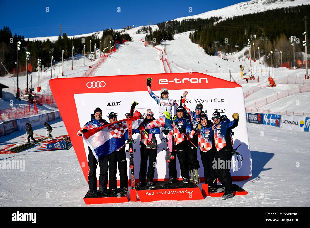 ÅRE, SVERIGE 20240310Croatia's team with Zrinka Ljutic (center) after