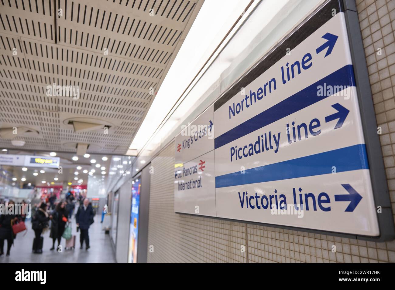 Underground passage and ticket hall between King's Cross and Saint Pancras International train and underground stations London Stock Photo