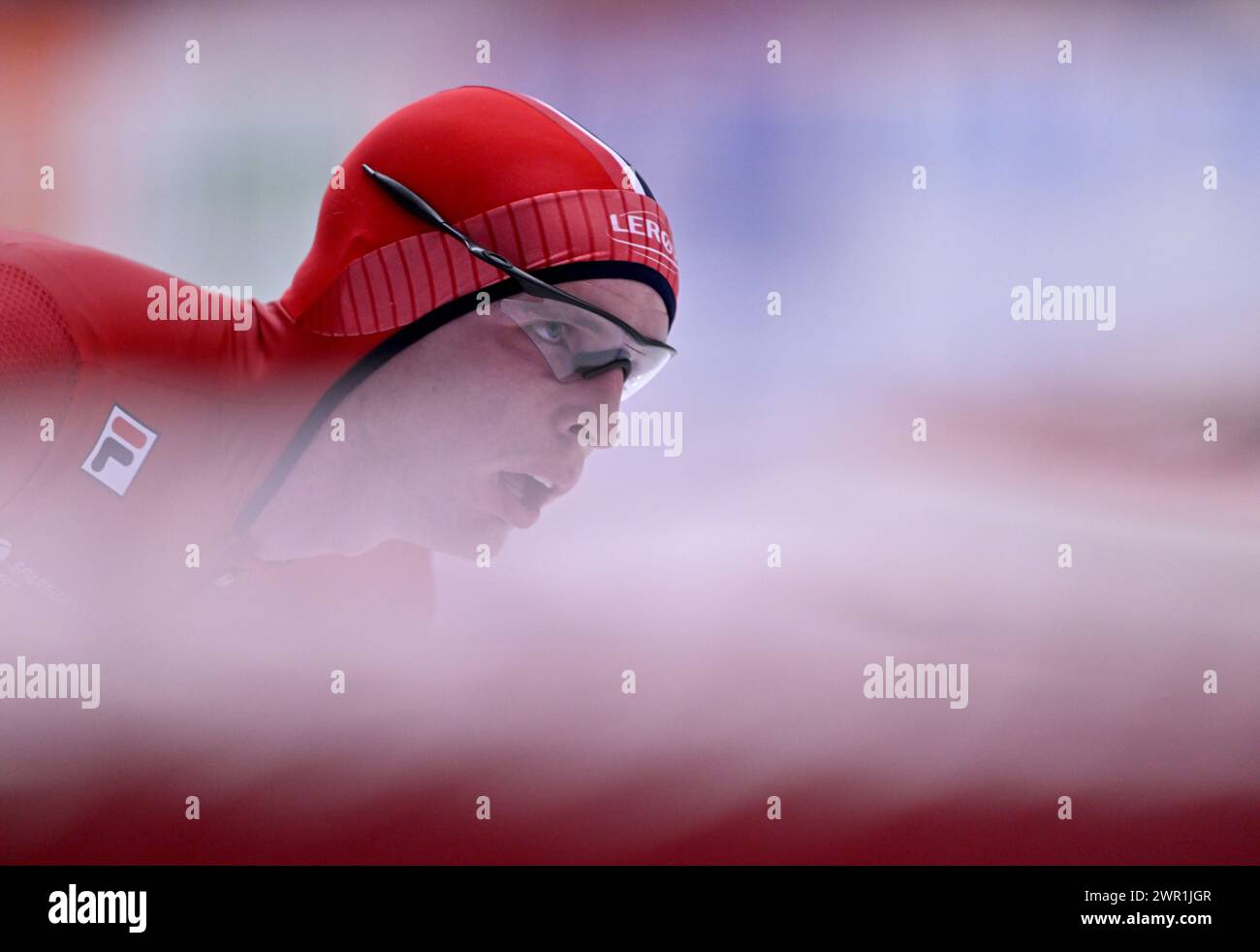 Inzell, Germany. 10th Mar, 2024. Speed skating, men, sprint world