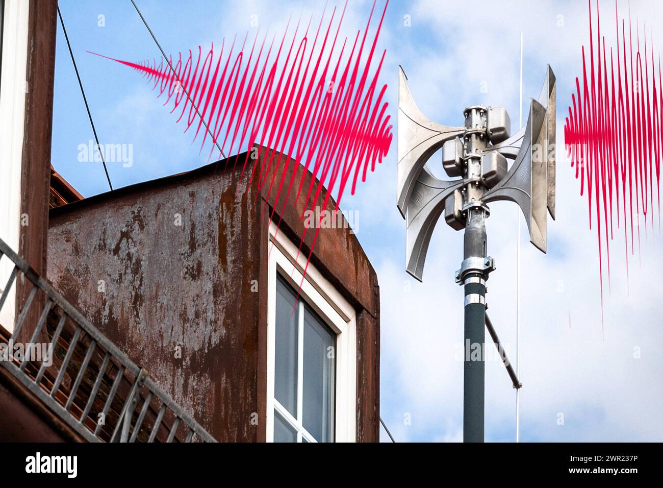 10 March 2024: Siren with siren signal to alert the fire department for various operations and to protect the population. Trial alarm concept on the warning day. PHOTOMONTAGE *** Sirene mit Sirenensignal zur Alarmierung der Feuerwehr bei verschiedenen Einsätzen und zum Schutz der Bevölkerung. Konzept Probealarm am Warntag. FOTOMONTAGE Stock Photo