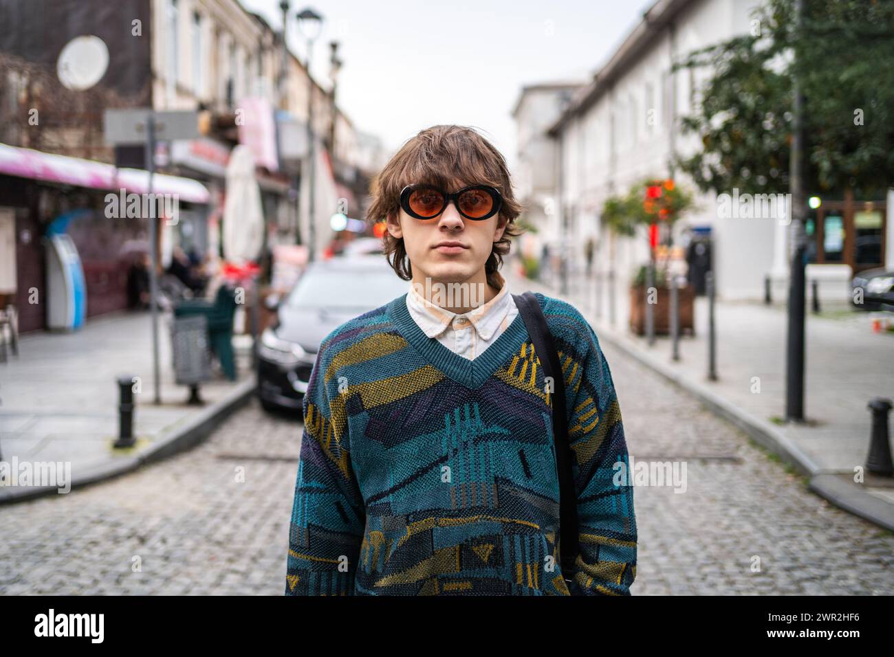 Man fashion 90s hi-res stock photography and images - Alamy