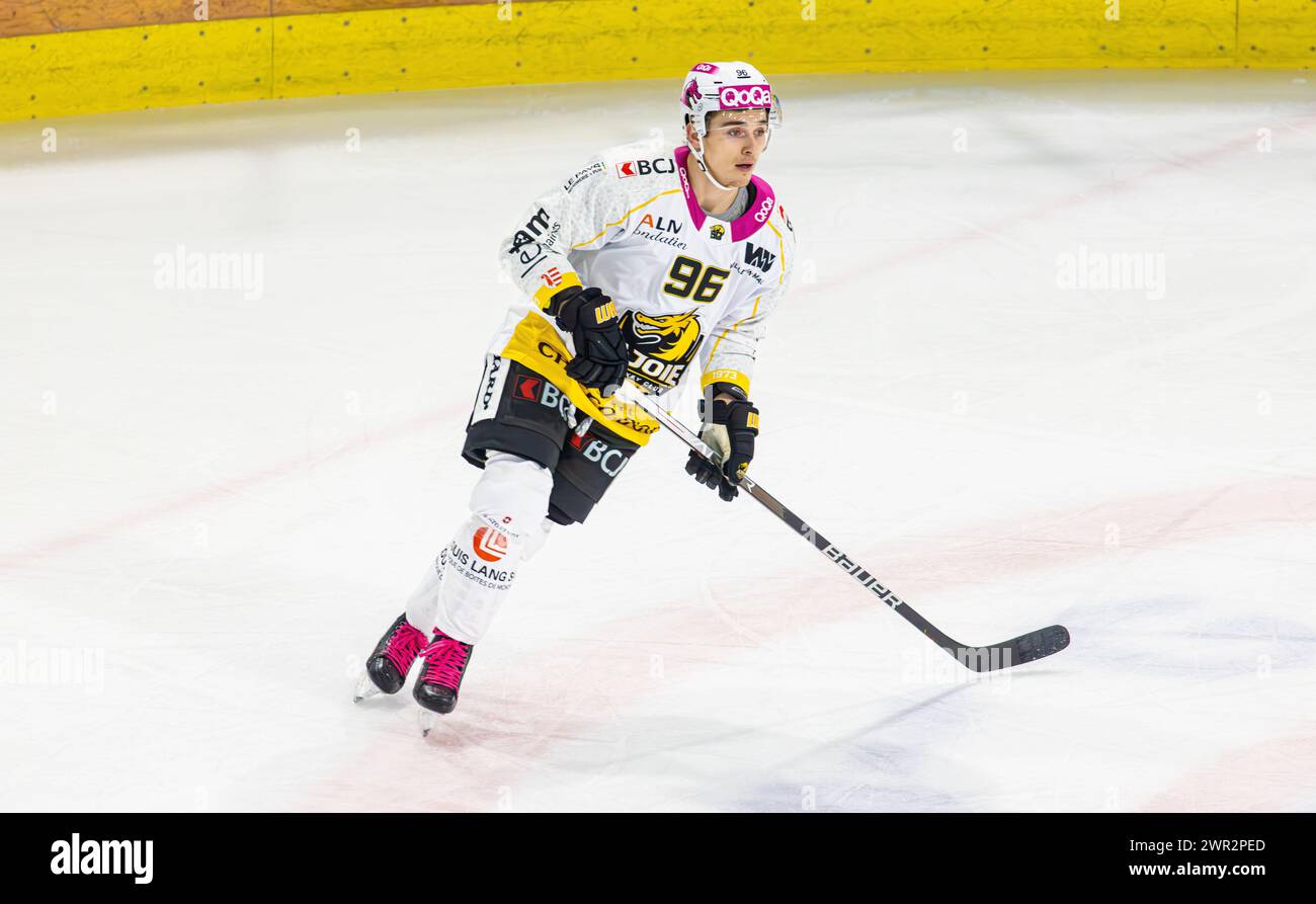 EHC Kloten - HC Ajoie, Stimo Arena, National League NL, Regular Season: #96 Dmytro Timashov, Stürmer HC Ajoie. (Kloten, Schweiz, 02.12.2023) Stock Photo