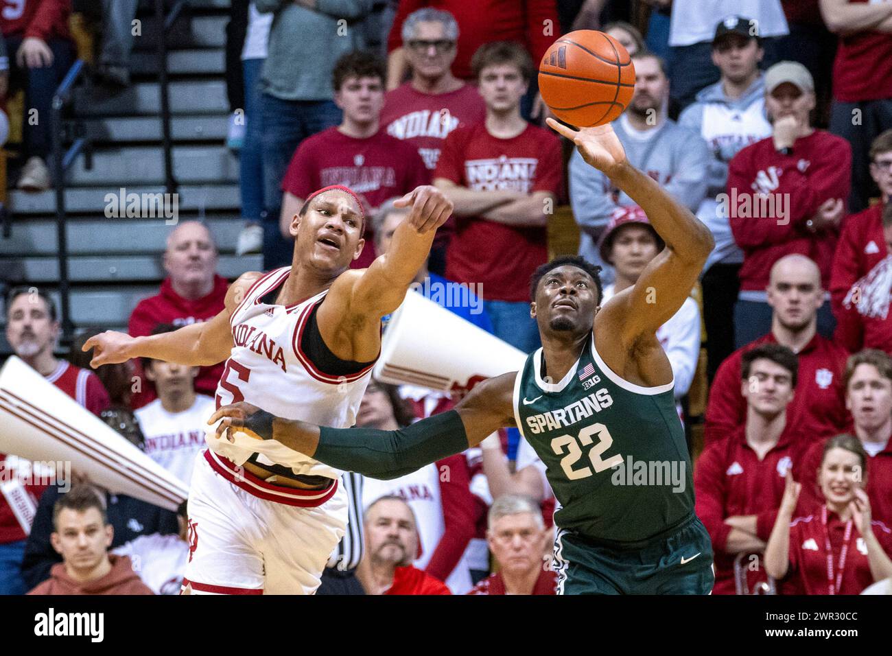 Indiana forward Malik Reneau (5) and Michigan State center Mady Sissoko ...