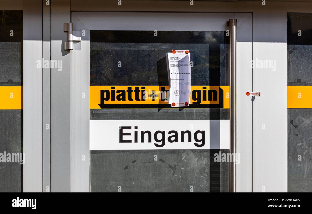 Ende März wurde über das Bauunternehmen Piatti + Bürgin mit Sitz im zürcherischen Dietlikon das Konkursverfahren eröffnet. Über 40 Mitarbeitende haben Stock Photo