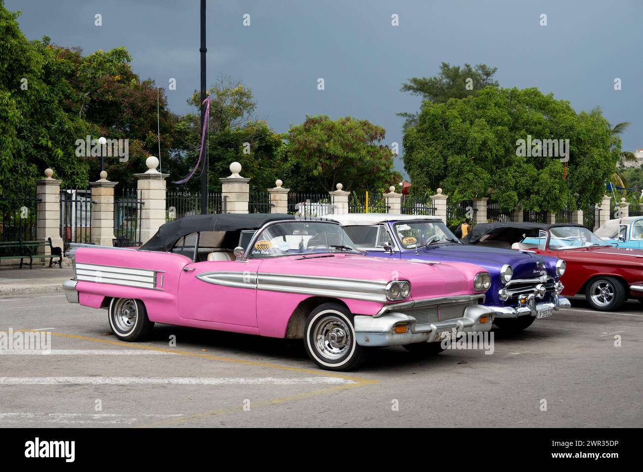 Pink chevrolet impala hi-res stock photography and images