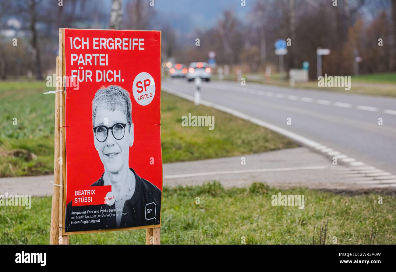 Das Wahlplakat und der Wahlslogan für die SP-Kantonsratskandidatin Beatrix Stüssi. (Niederglatt, Schweiz, 28.01.2023) Stock Photo