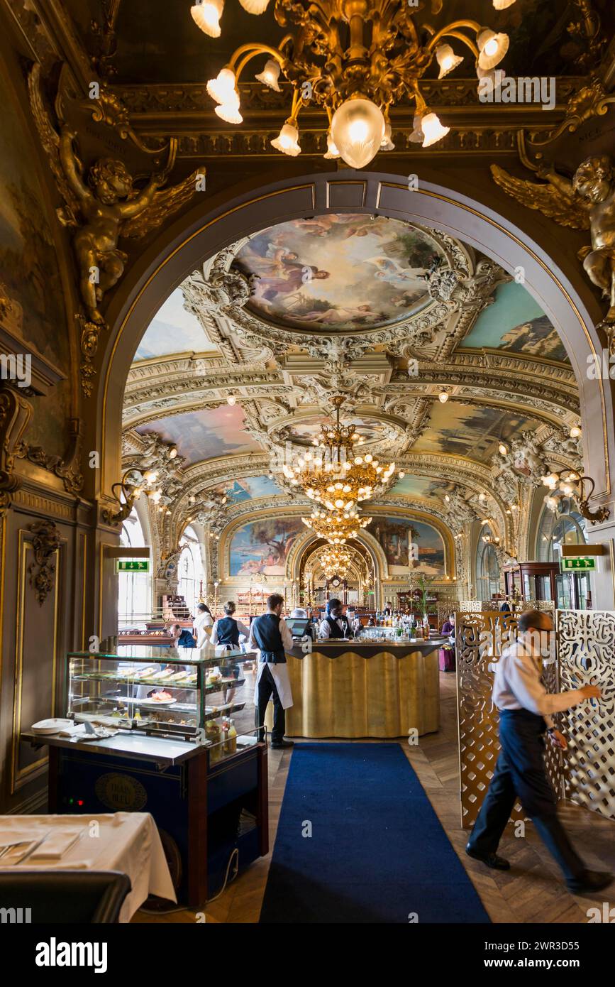 Art deco restaurant, Le Train Bleu, Art Nouveau, Gare de Lyon, Paris, France Stock Photo