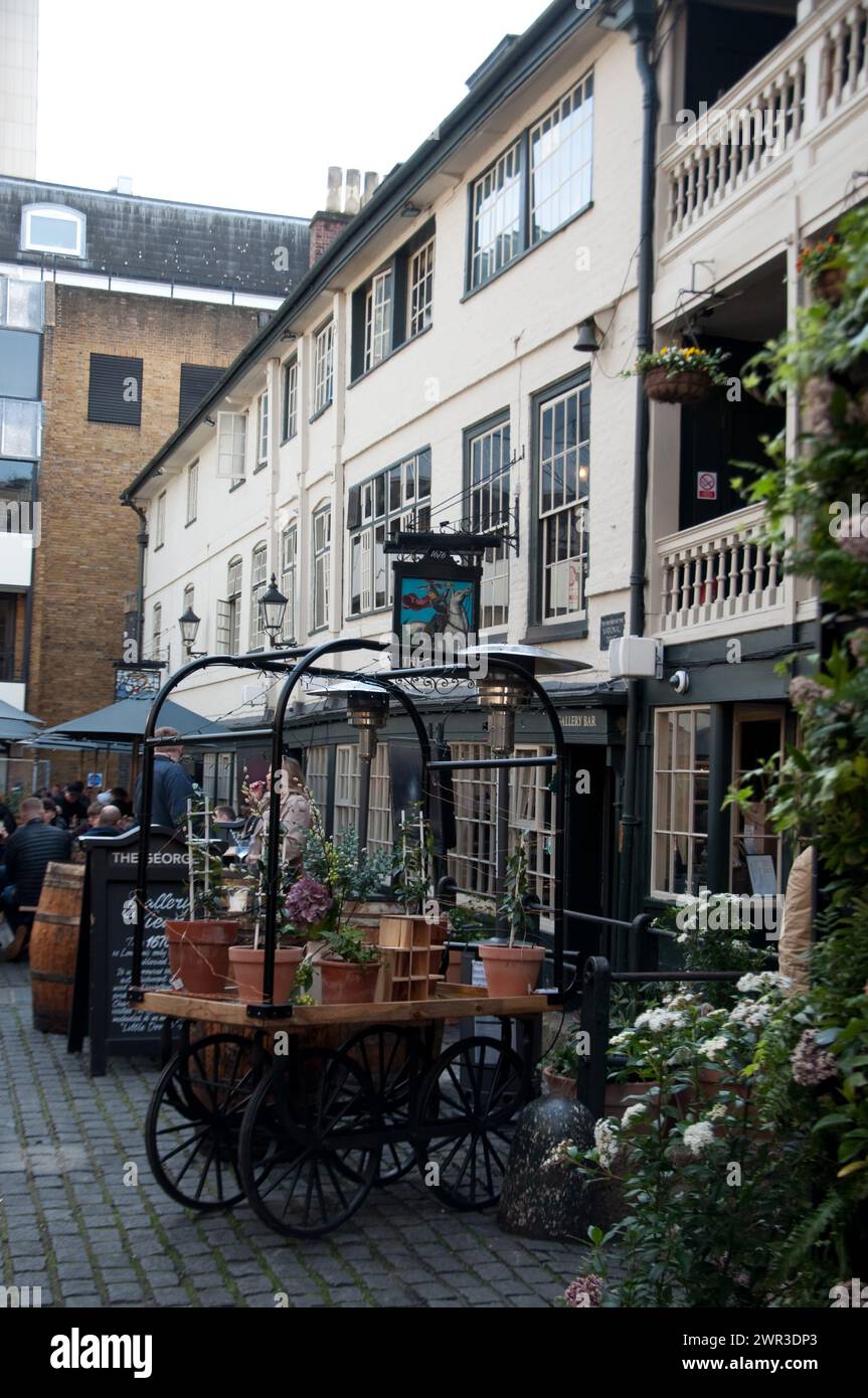 The George Pub and Restaurant (ex Coaching House); Southwark, London, UK Stock Photo