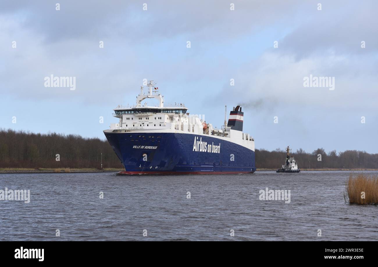 RoRo ship, cargo ship Ville de Bordeaux travelling through the Kiel Canal, Kiel Canal, Schleswig-Holstein, Germany Stock Photo