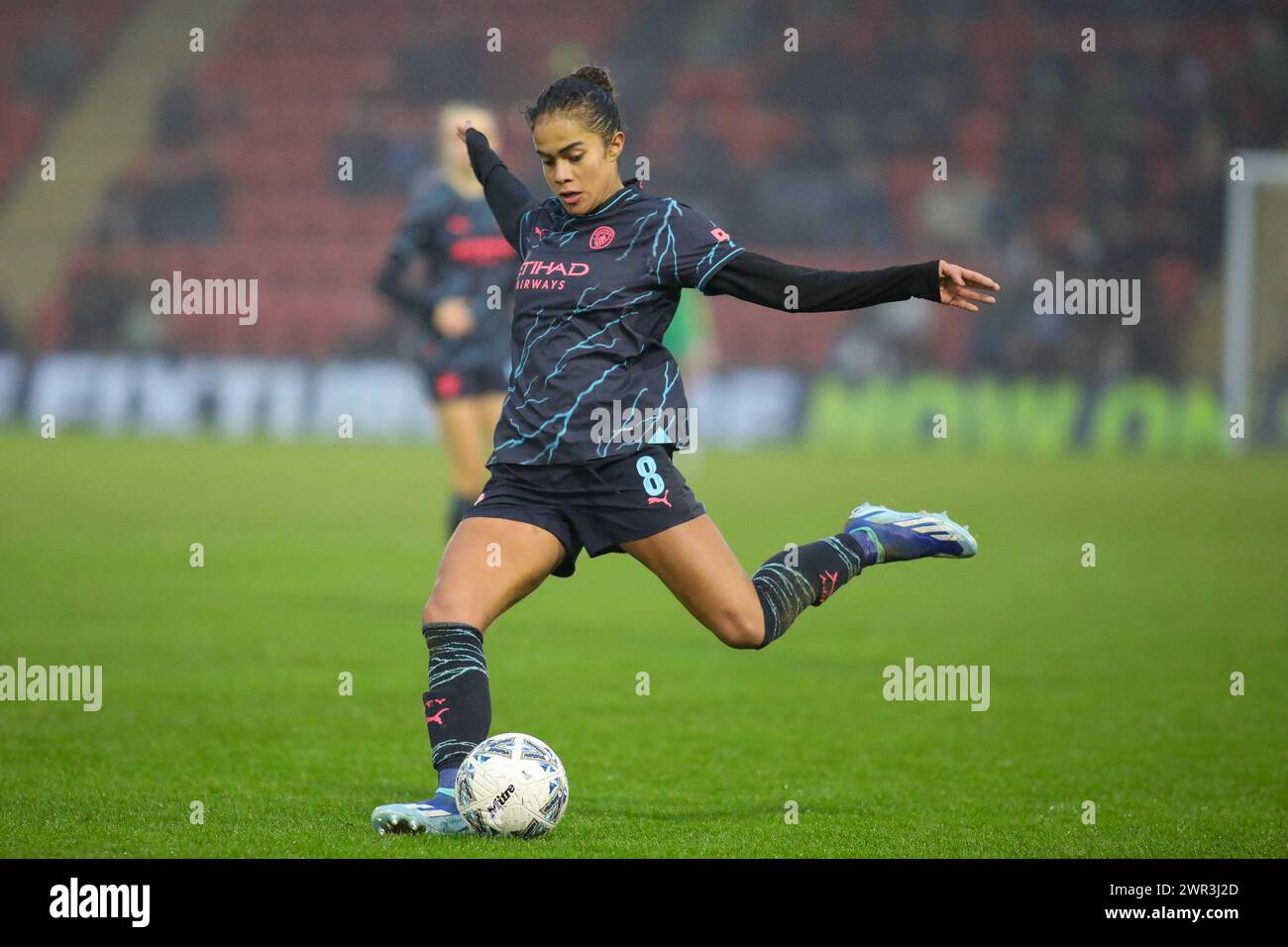 London, UK. 10th Mar, 2024. London, England, March 10th 2024: Mary Fowler (8 Manchester City) crosses the ball during the Womens FA Cup game between Tottenham Hotspur and Manchester City at Brisbane Road in London, England. (Alexander Canillas/SPP) Credit: SPP Sport Press Photo. /Alamy Live News Stock Photo