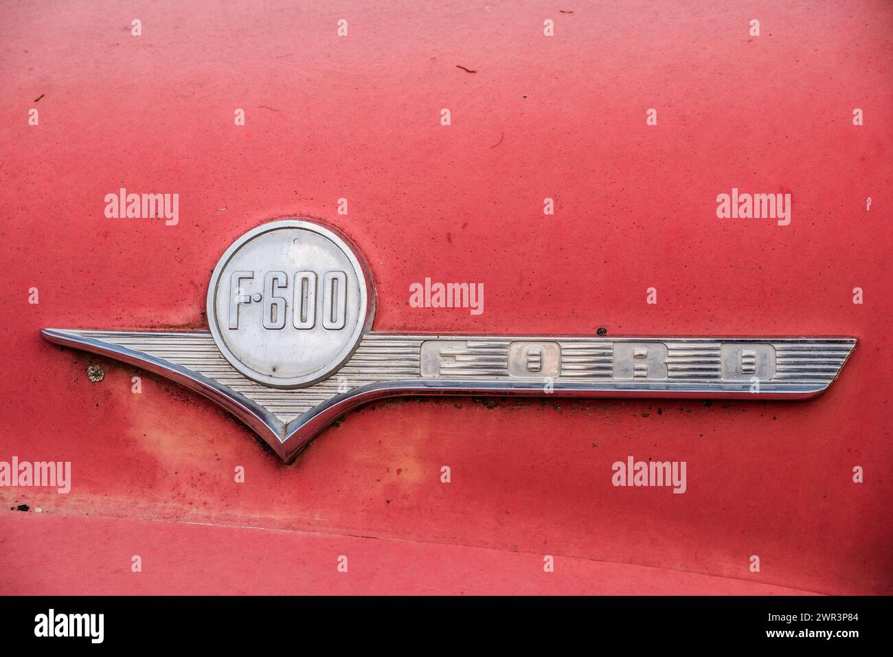 Ford f 600 truck hires stock photography and images Alamy