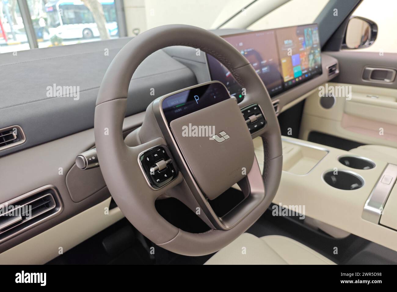 Li Auto Shanghai Li auto mega hi-res stock photography and images - Alamy