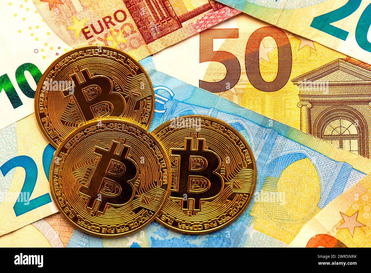 Euro coin icon hi-res stock photography and images - Page 3 - Alamy