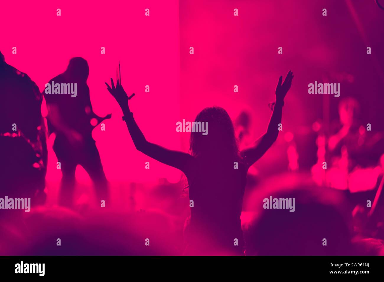 Back lit crowd hi-res stock photography and images - Alamy