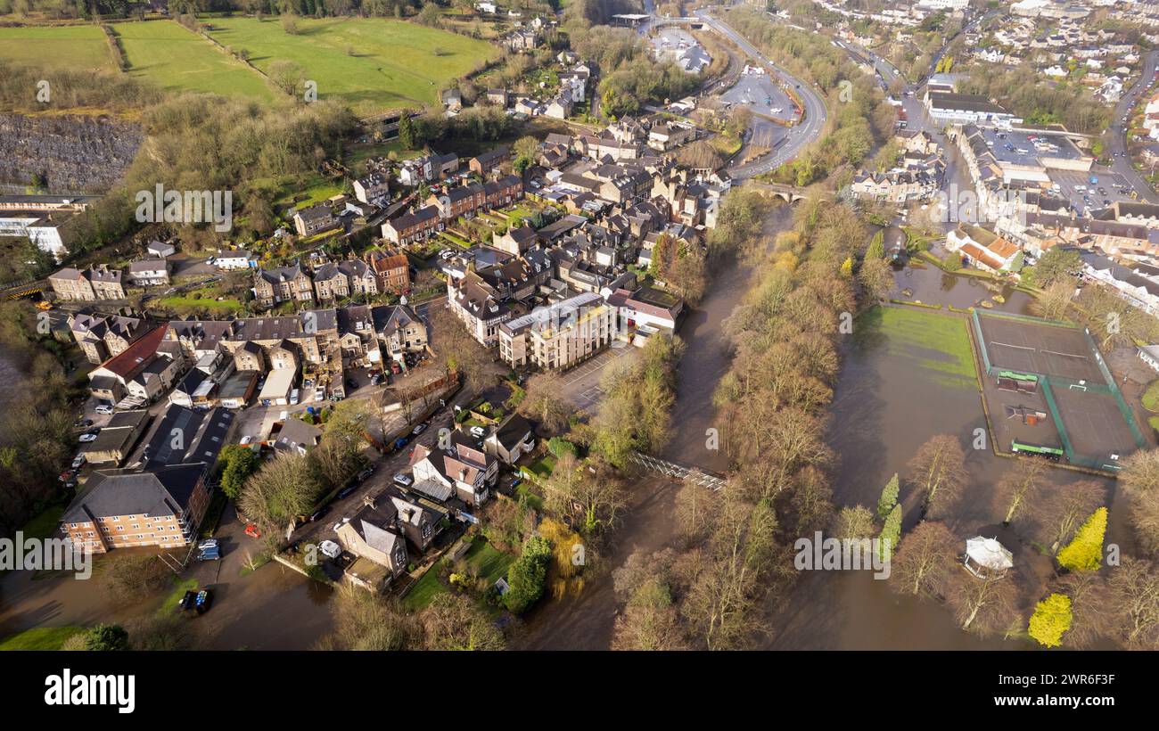 21/02/22   Matlock.  Towns along the Derwent Valley, Derbyshire lie under water as overnight rain from storm Frederick deluged the area.  All Rights R Stock Photo