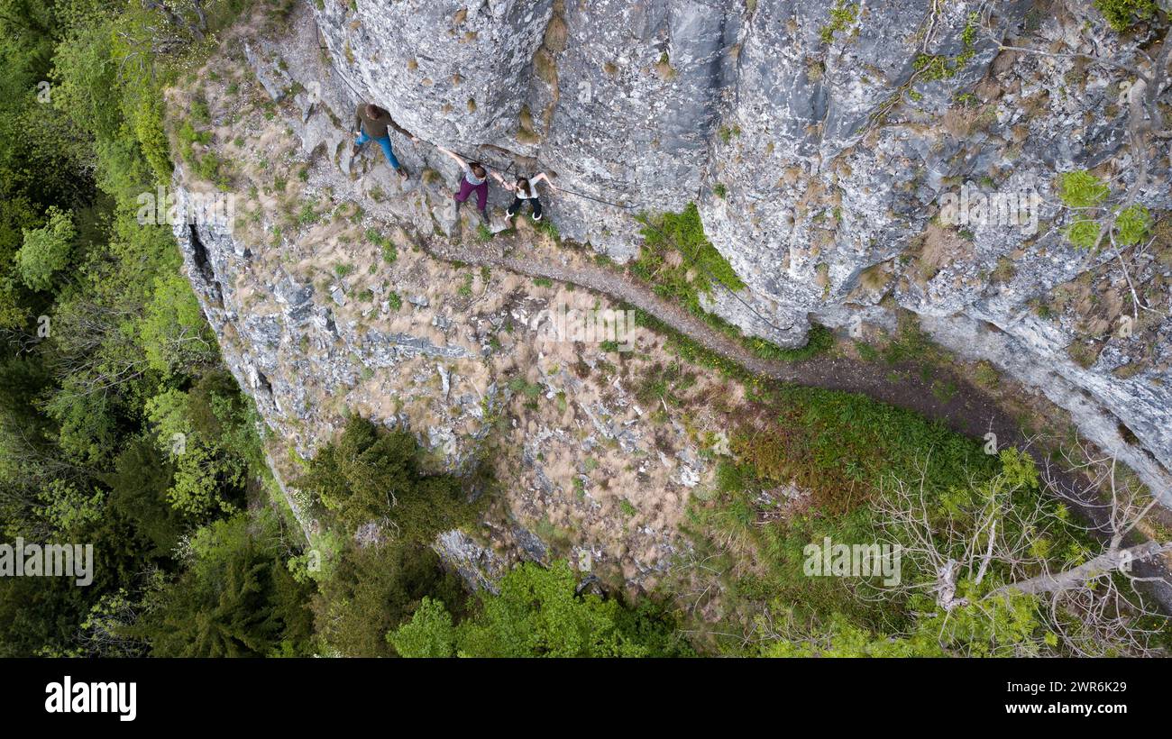 19/05/19  ***With video***  Where eagles dare - a family brave a walk along what could be Britain's scariest path. Known as Giddy Edge the footpath cl Stock Photo