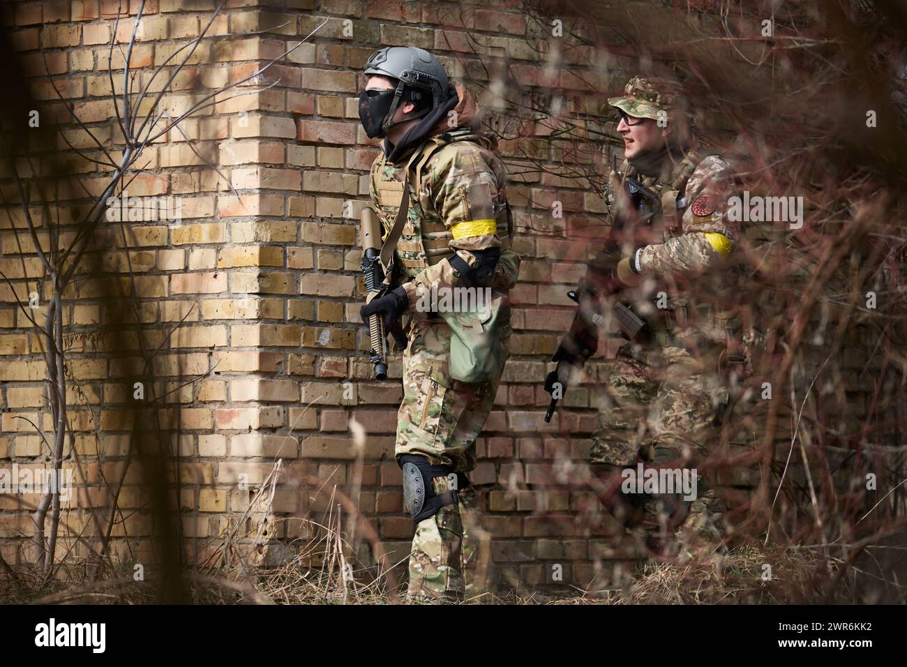 Ukrainian soldiers training hi-res stock photography and images - Alamy