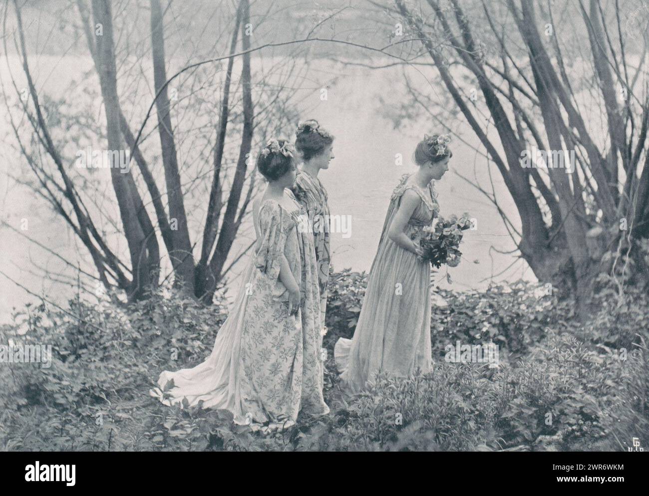 Women in 1900 hi-res stock photography and images - Alamy