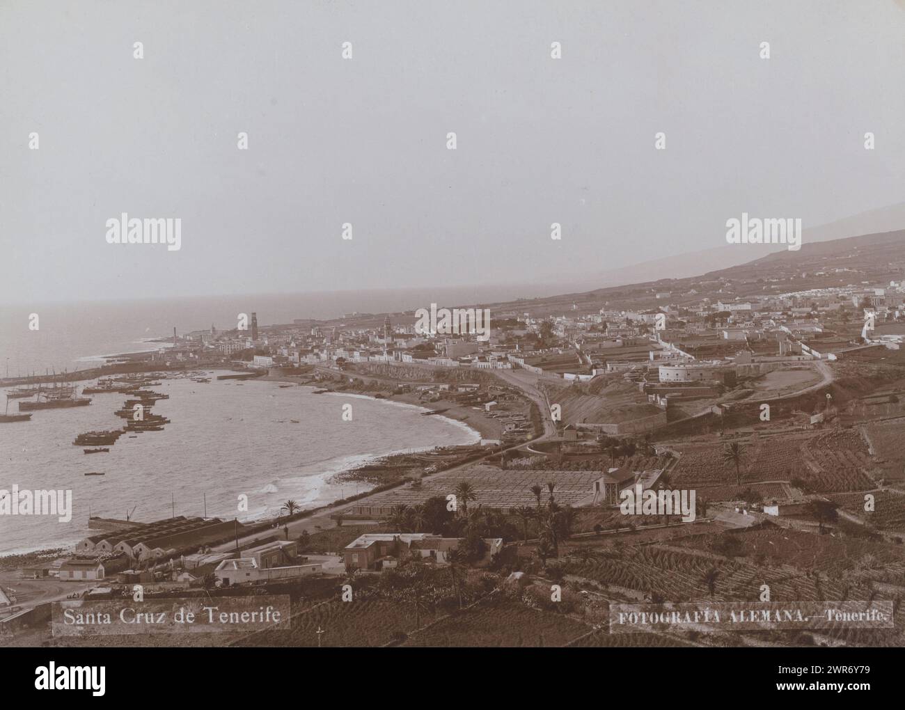 View of Santa Cruz and the beach, Santa Cruz de Tenerife (title on object), Fotografia Alemana, Tenerife, 1880 - 1920, photographic support, height 160 mm × width 222 mm, photograph Stock Photo