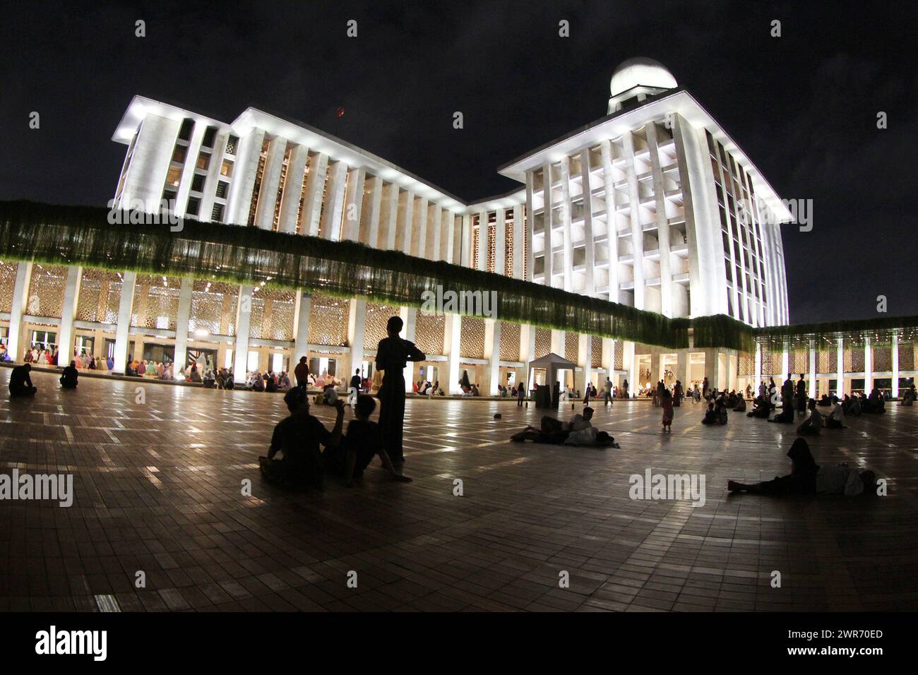 The atmosphere of the Istiqlal mosque, Jakarta, Indonesia Stock Photo