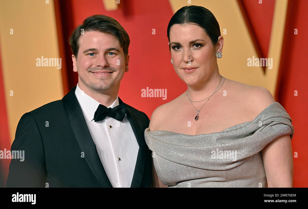 Beverly Hills, United States. 10th Mar, 2024. Jason Ritter (L) and Melanie Lynskey arrive for the Vanity Fair Oscar Party at the Wallis Annenberg Center for the Performing Arts in Beverly Hills, California on Sunday, March 10, 2024. Photo by Chris Chew/UPI Credit: UPI/Alamy Live News Stock Photo