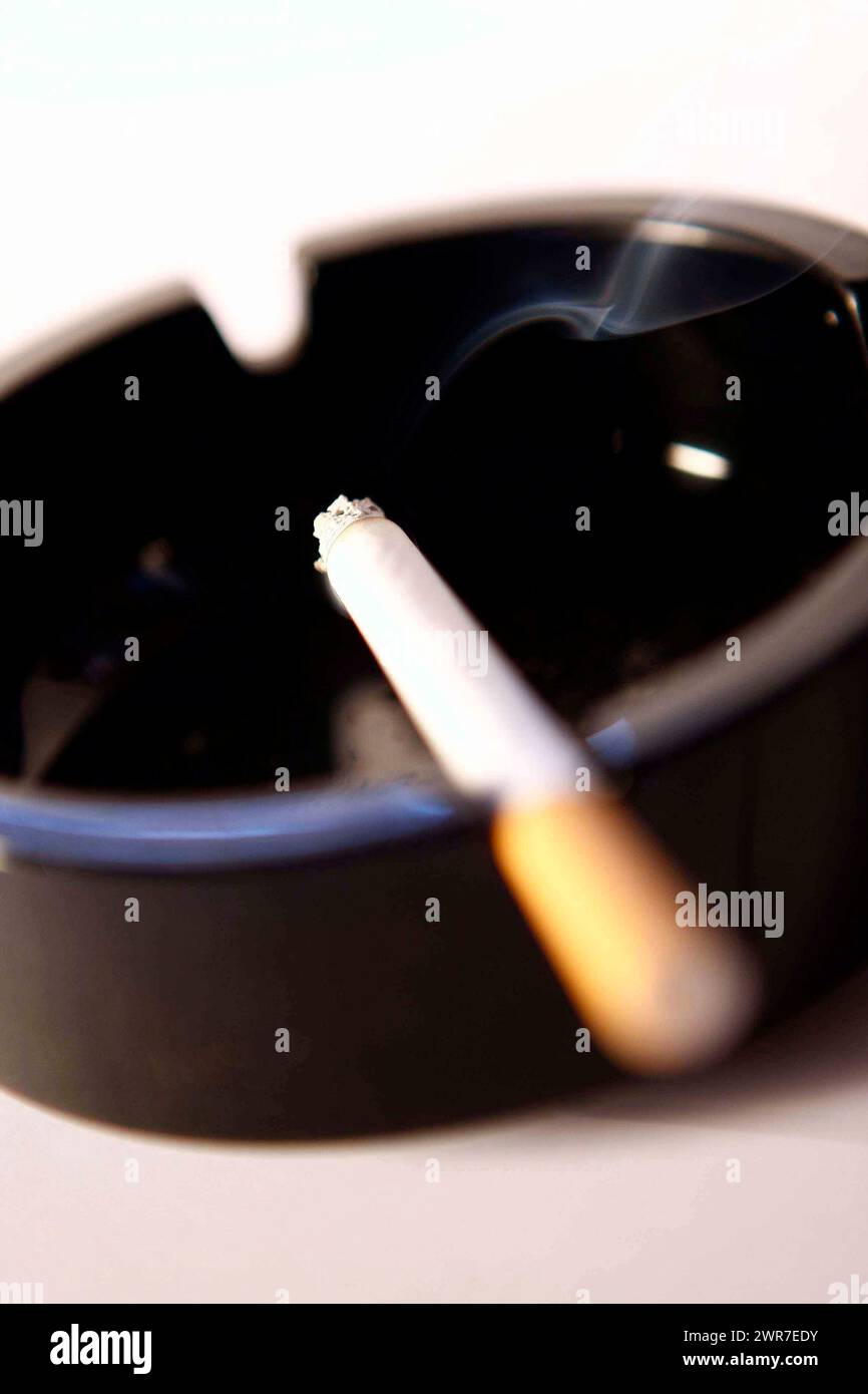 Sigarette e Fumo, fumatori in Italia ed europa Stock Photo
