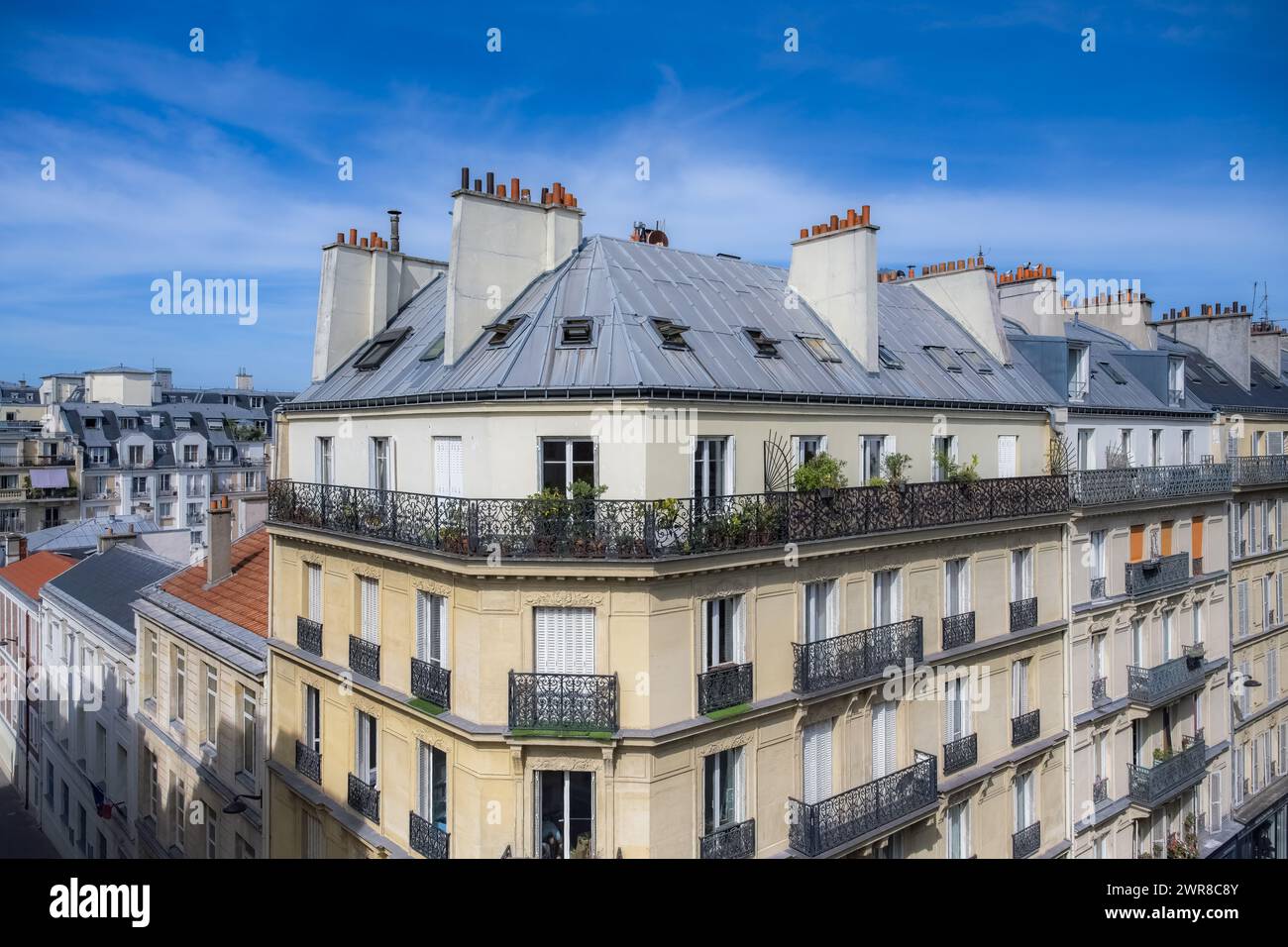 Paris, beautiful building in a luxury neighborhood in the 17e arrondissement, typical facade Stock Photo