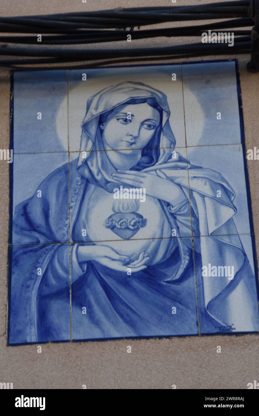 Peinture bleue sur carrelage de Marie à Faro Stock Photo