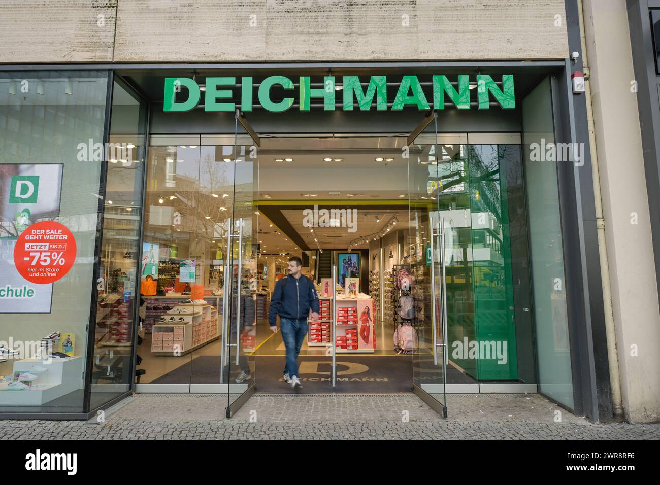 Deichmann Schuhe, Geschäft, Tauentzienstraße, Charlottenburg, Berlin, Deutschland *** Deichmann Shoes, Store, Tauentzienstraße, Charlottenburg, Berlin, Germany Stock Photo