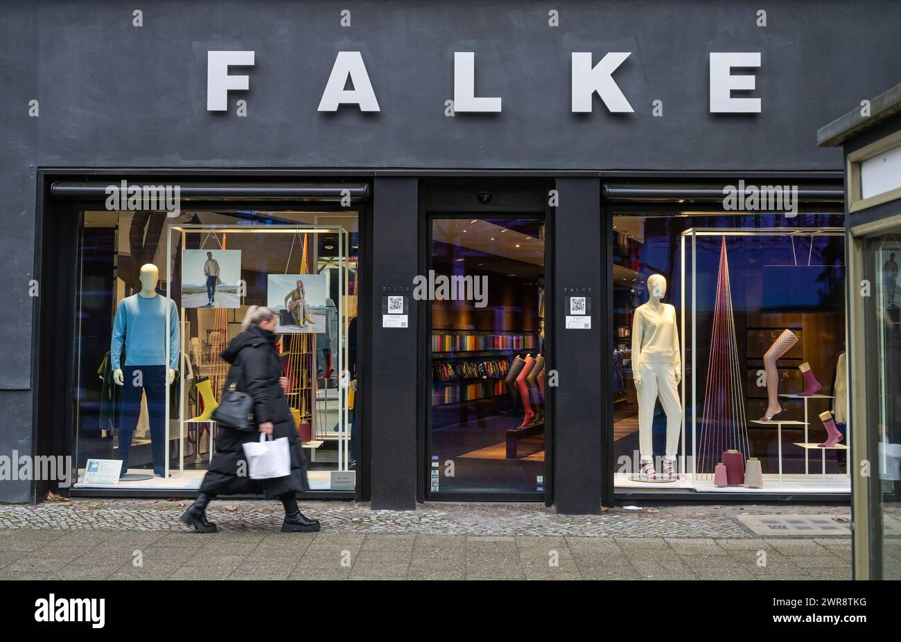 Falke, Strümpfe und Textilien, Kurfürstendamm, Charlottenburg, Berlin, Deutschland *** Falke, hosiery and textiles, Kurfürstendamm, Charlottenburg, Berlin, Germany Stock Photo