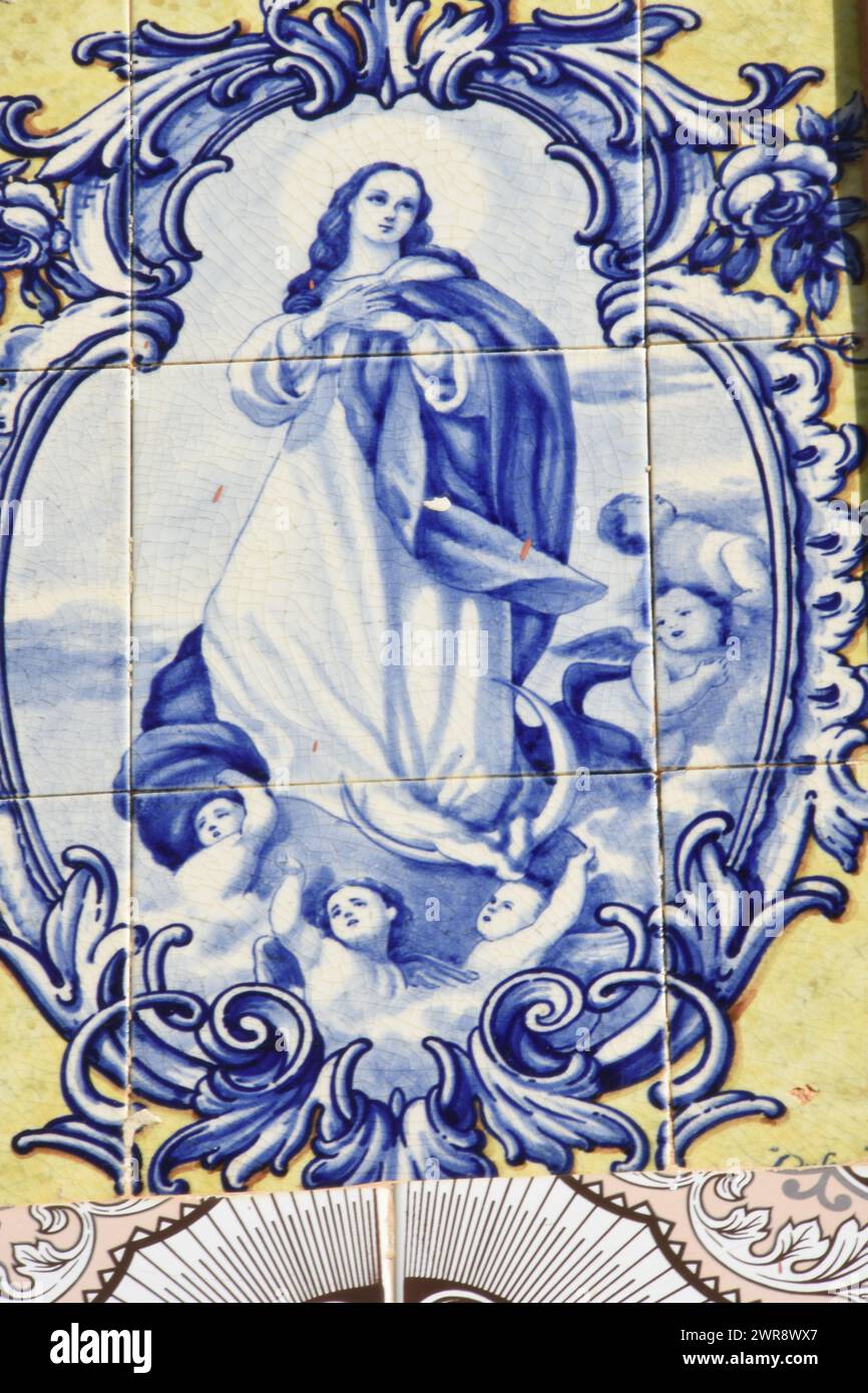 Vierge marie hi-res stock photography and images - Page 3 - Alamy, image size:866x1390