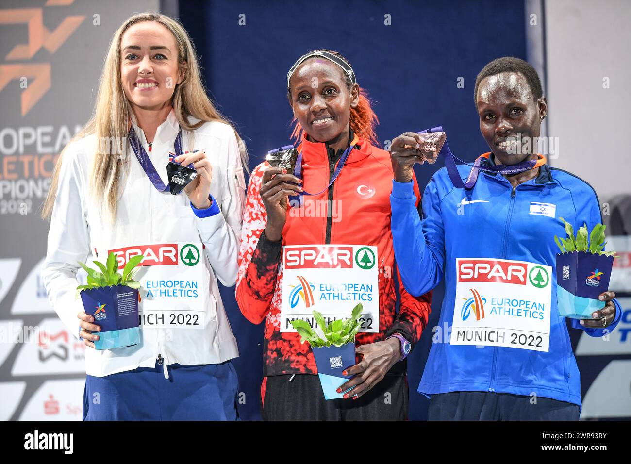 Eilish McColgan (GBR, silver), Yasemin Can (TUR, gold), Lonah Chemtai Salpeter(ISR. bronze). Women's 10,000 metres. European Championships Munich 2022 Stock Photo