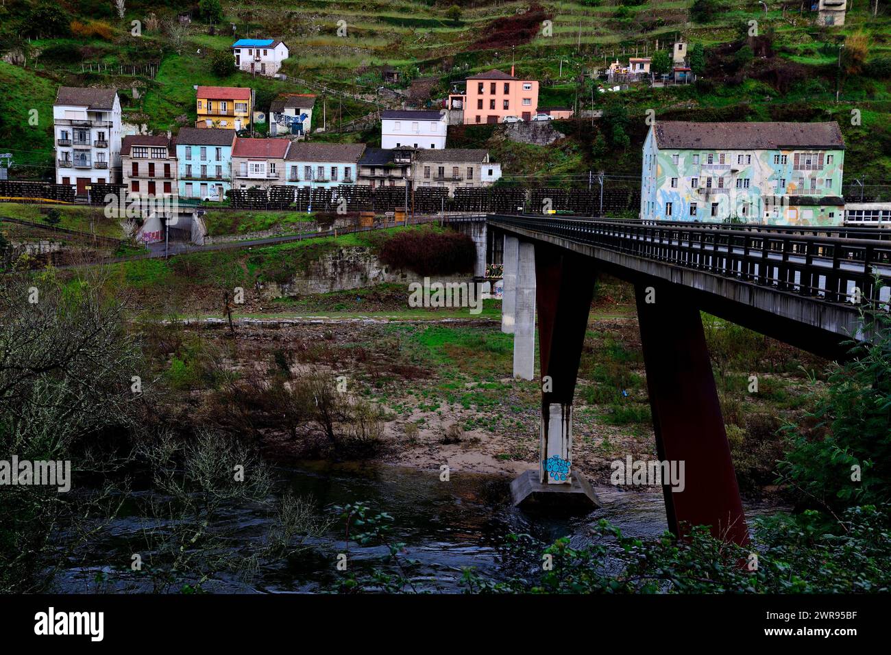 Bridge and town of Os Peares, Ourense, Spain Stock Photo