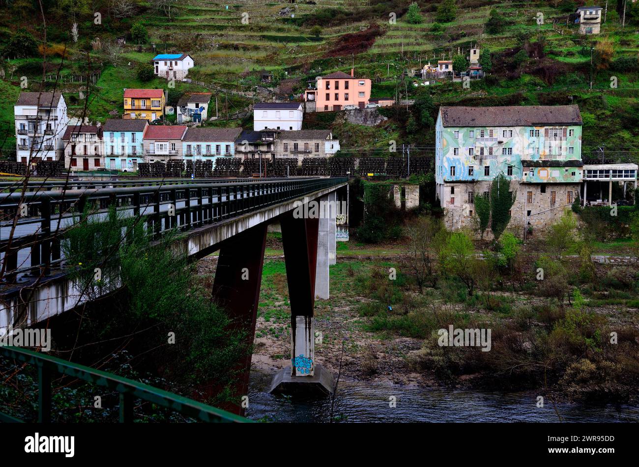 Bridge and town of Os Peares, Ourense, Spain Stock Photo