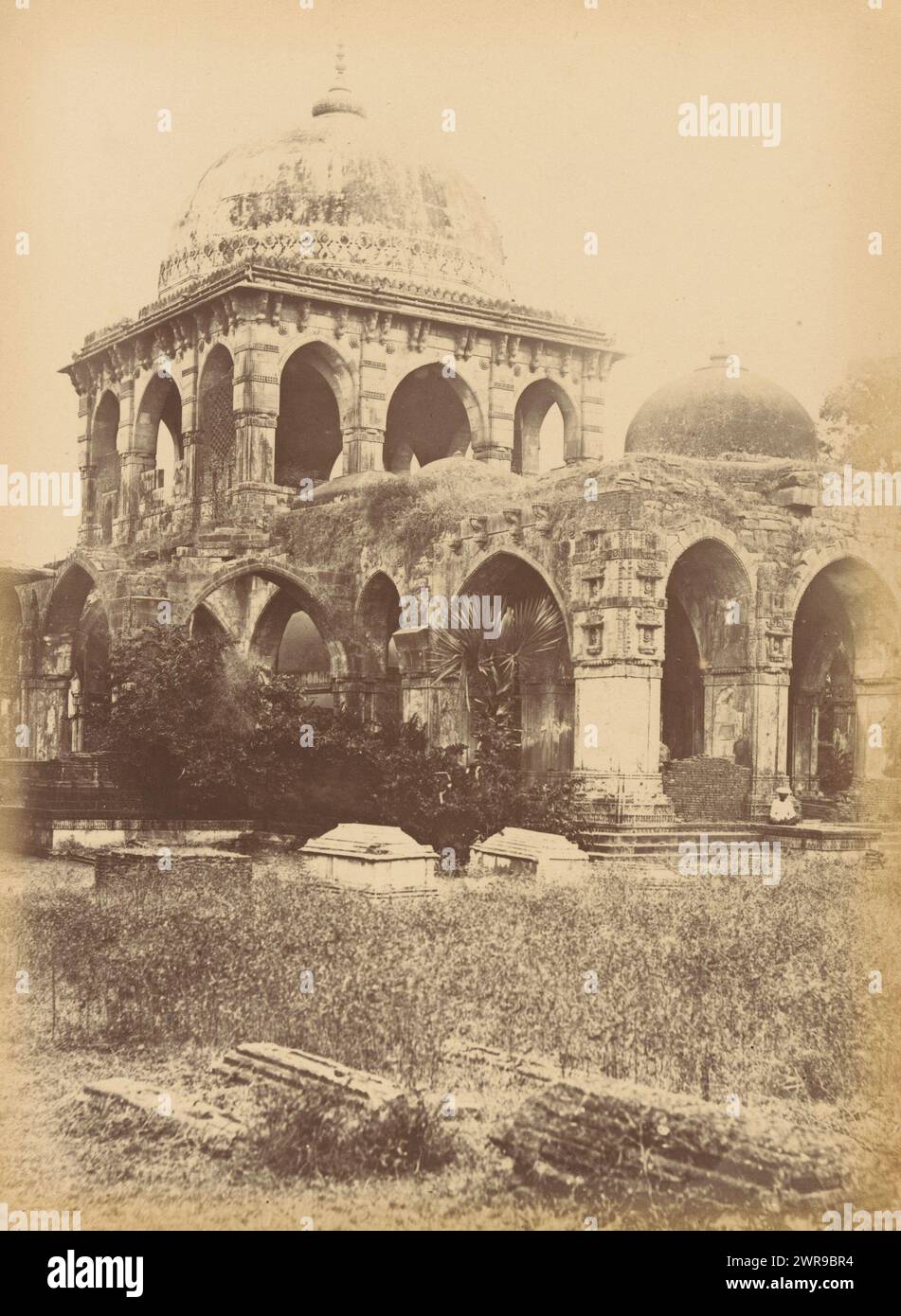 Tomb of Kootub-i-Alum in Batwa near Ahmedabad, Butwa,- The Tomb of Kootub-i-Alum (title on object), Thomas Biggs, Ahmedabad, c. 1856 - in or before 1866, photographic support, albumen print, height 202 mm × width 148 mm, photograph Stock Photo