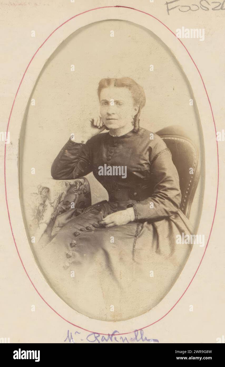 Portrait of a woman referred to as Mme. Pavenelle, This photo is part of an album., Victor François Girard, Nantes, 1866 - 1893, cardboard, albumen print, height 104 mm × width 62 mm, photograph Stock Photo