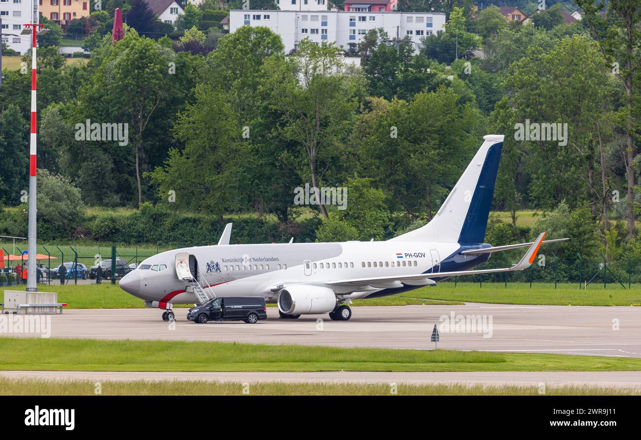 Das Flugzeug der niederländischen Regierung, eine Boeing 737-100(BBJ) während dem World Economic Forum (WEF) auf dem Flughafen Zürich. (Zürich, Schwei Stock Photo