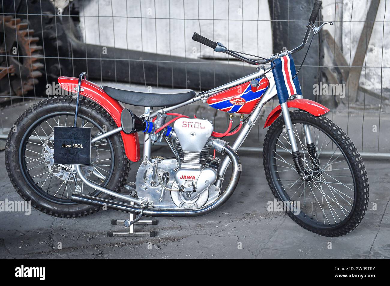 2024.03.11 Swietochlowice Zuzel Wydarzenia 100-lecie zuzla Sezon 2024 Wystawa 100 lat zuzla w Swietochlowicach N/z motocykle zuzlowe, hala Walcownia Huty Silesia w Swietochlowicach, Lipiny, historia, Jawa Srol Foto Marcin Bulanda/PressFocus 2024.03.11 Swietochlowice Speedway Events Season 2024 Wystawa 100 lat zuzla w Swietochlowicach motocykle zuzlowe, hala Walcownia Huty Silesia w Swietochlowicach, Lipiny, historia, Jawa Srol Credit: Marcin Bulanda/PressFocus Credit: Sipa USA/Alamy Live News Stock Photo