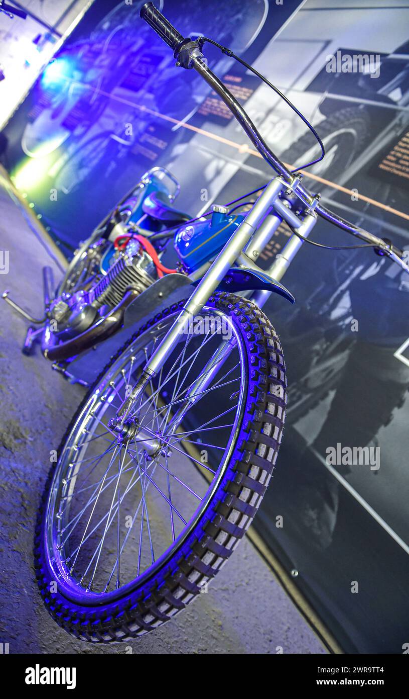 2024.03.11 Swietochlowice Zuzel Wydarzenia 100-lecie zuzla Sezon 2024 Wystawa 100 lat zuzla w Swietochlowicach N/z motocykle zuzlowe, hala Walcownia Huty Silesia w Swietochlowicach, Lipiny, historia, Jawa Foto Marcin Bulanda/PressFocus 2024.03.11 Swietochlowice Speedway Events Season 2024 Wystawa 100 lat zuzla w Swietochlowicach motocykle zuzlowe, hala Walcownia Huty Silesia w Swietochlowicach, Lipiny, historia, Jawa Credit: Marcin Bulanda/PressFocus Credit: Sipa USA/Alamy Live News Stock Photo