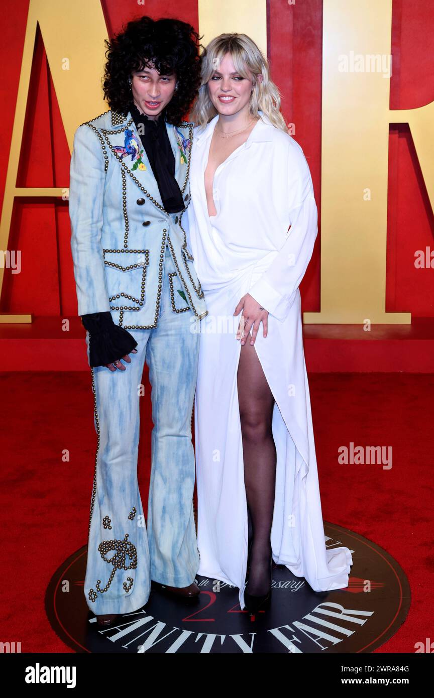Towa Bird und Renee Rapp bei der Vanity Fair Oscar Party 2024 anlässlich der 96. Oscar-Verleihung im Wallis Annenberg Center for the Performing Arts. Beverly Hills, 10.03.2024 Stock Photo