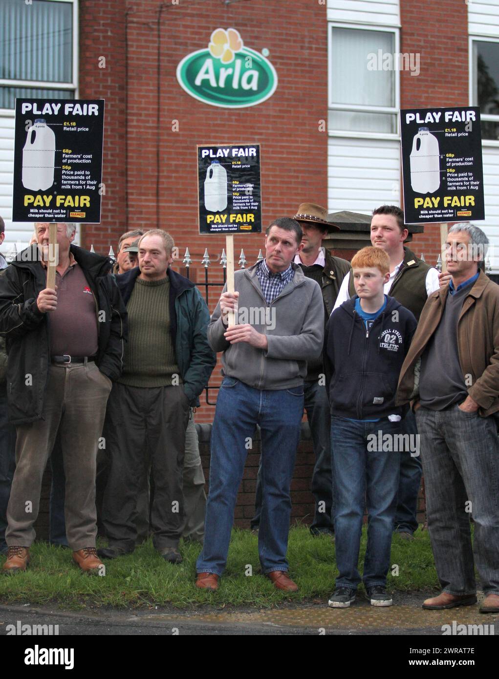 19/07/12  ***VIDEO AVAILABLE ON REQUEST***..More than 300 dairy farmers blockade the Arla milk processing plant in Ashby De La Zouch, Leicestershire, Stock Photo