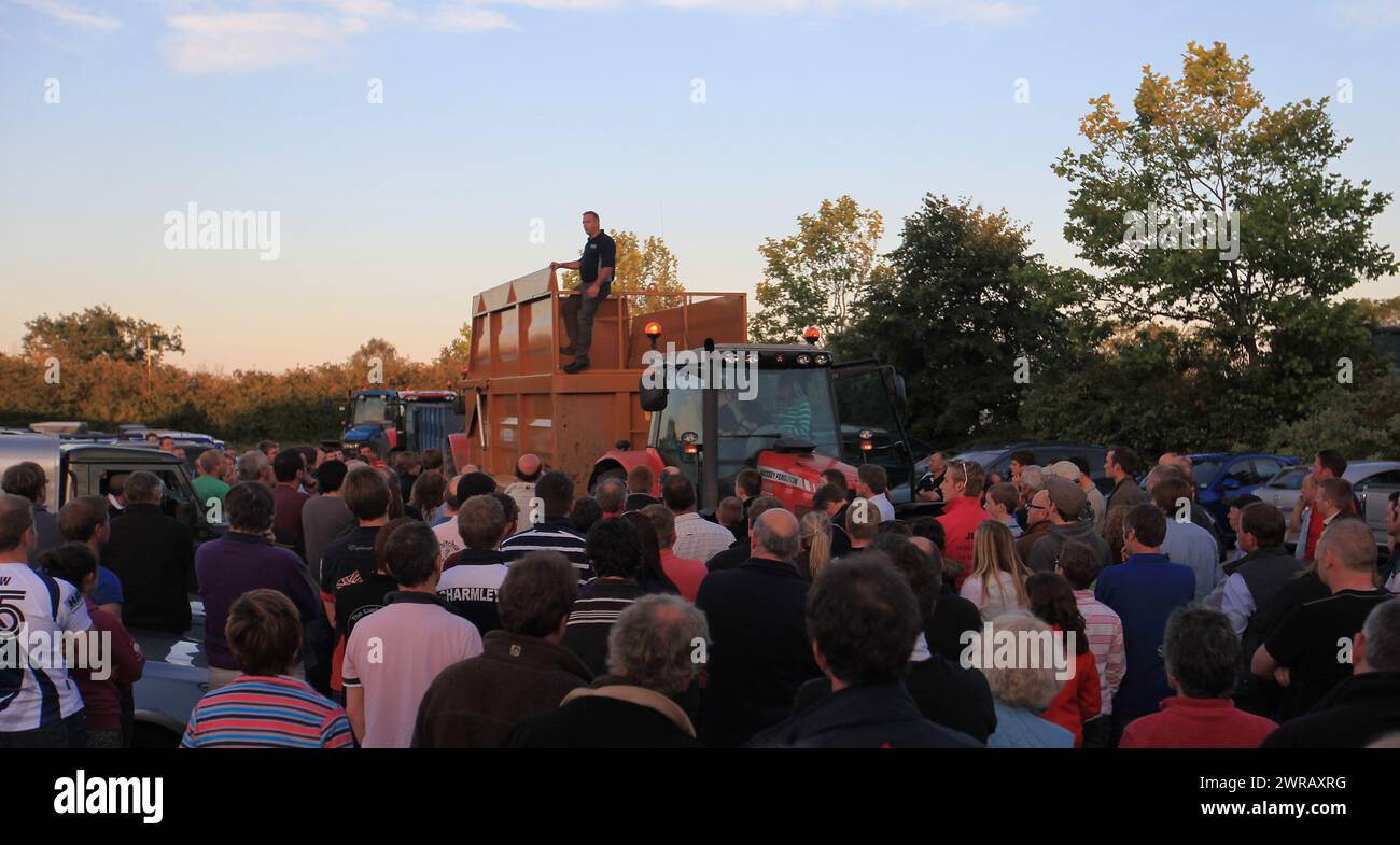 22/07/12..Paul Rowbottom speaks to 1000  protestors, tonight, ahead of their blockades of Wiseman and Muller milk processing plants in Market Drayton. Stock Photo