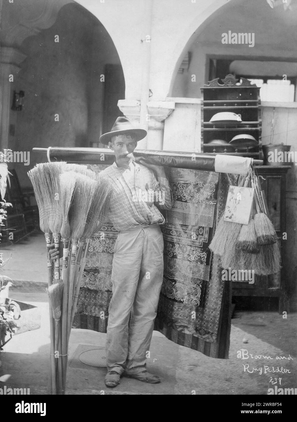 Broom and rug peddler, Cuba, Carpenter, Frank G. (Frank George), 1855-1924, collector, between 1895 and 1923, Peddlers, Cuba, 1890-1930, Photographic prints, 1890-1930., Portrait photographs, 1890-1930, Photographic prints, 1890-1930, 1 photographic print Stock Photo
