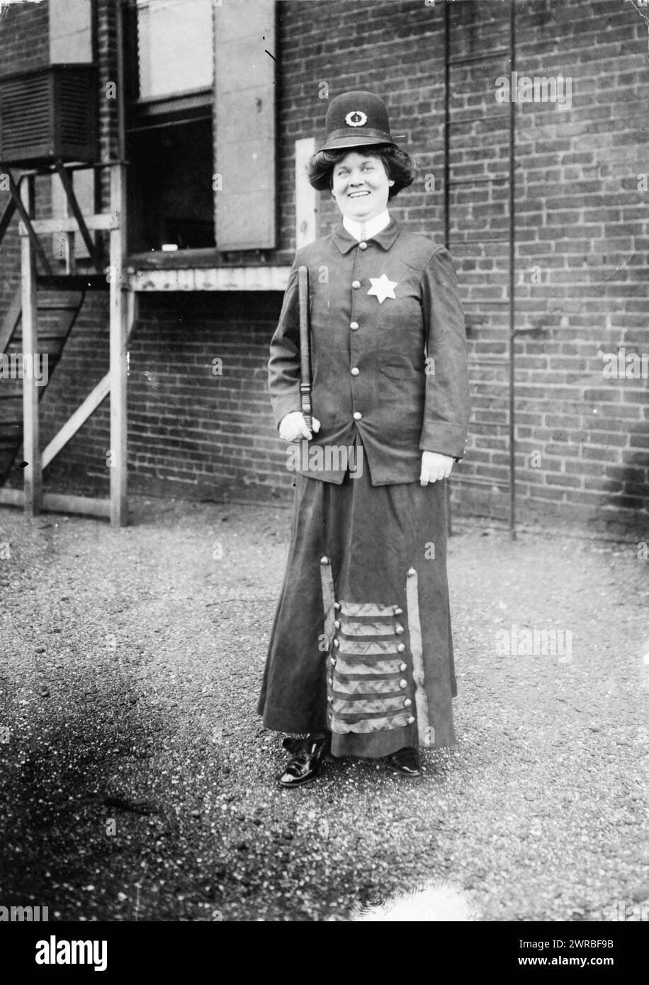 Illustrate woman police concept hi-res stock photography and images - Alamy