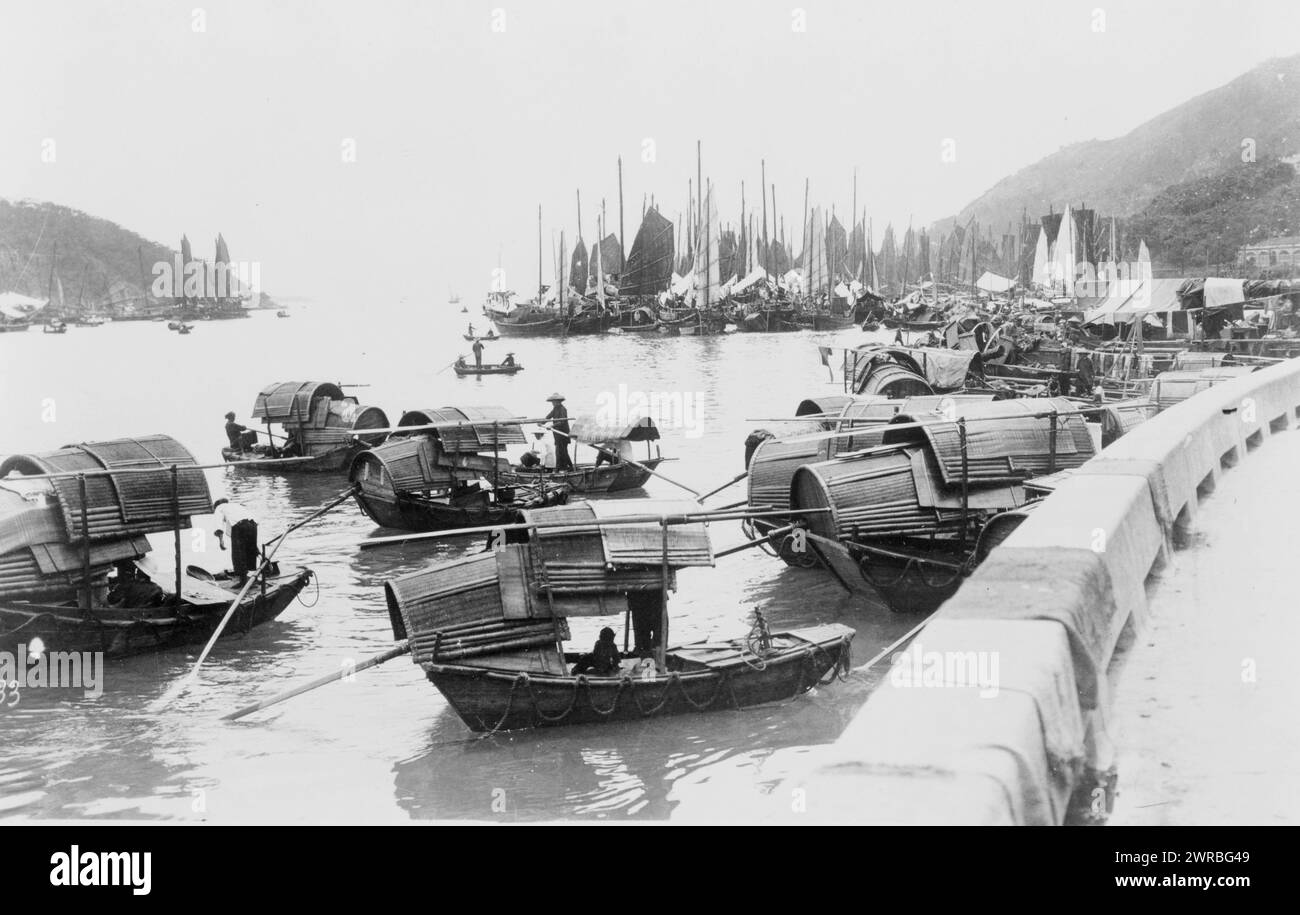 Hong Kong, Sampans at a suburb, Sampans in water., between 1890 and 1923, Waterfronts, China, Hong Kong, 1890-1930, Photographic prints, 1890-1930., Photographic prints, 1890-1930, 1 photographic print Stock Photo
